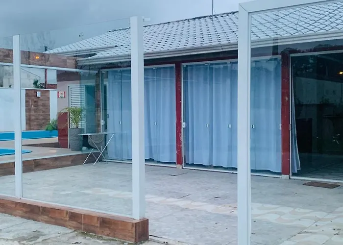 Casa Com 2 Piscinas