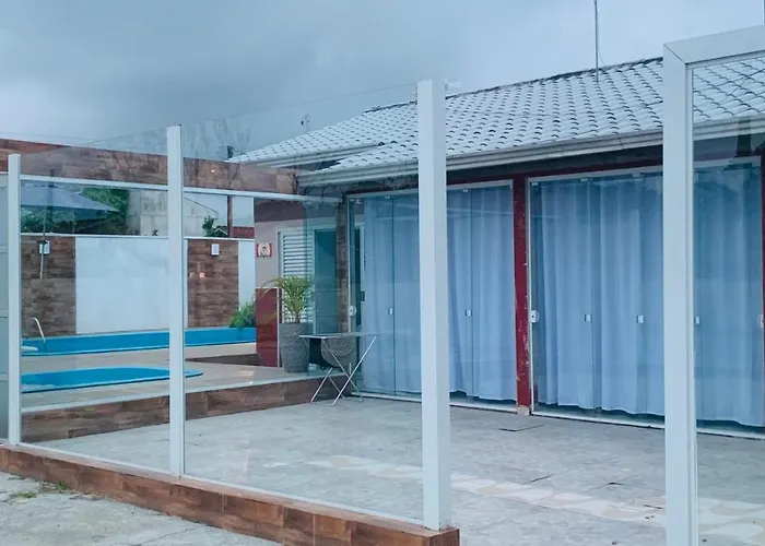 Casa Com 2 Piscinas