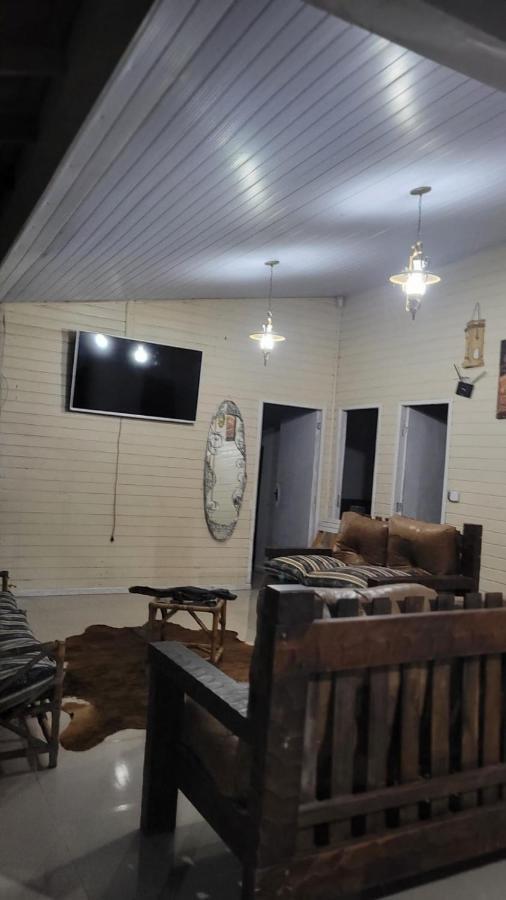 Casa Com 2 Piscinas Holiday home Matinhos