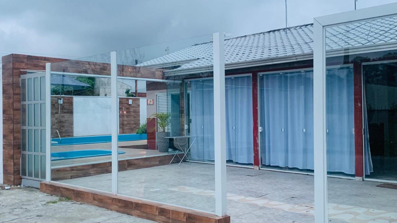 Casa Com 2 Piscinas *